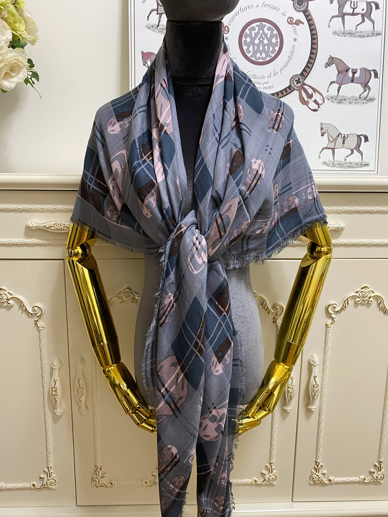 Foulard carré femme châle pashmina bonne qualité 15% soie 85% modal matière motif imprimé taille 130cm -130cm