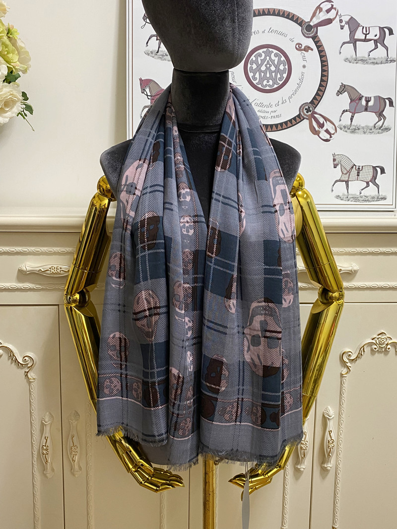 Foulard carré femme châle pashmina bonne qualité 15% soie 85% modal matière motif imprimé taille 130cm -130cm