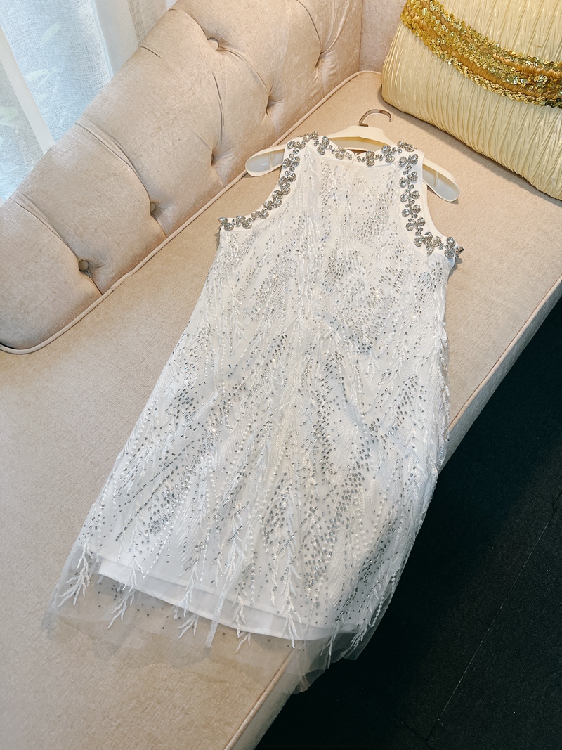 2023 Abito estivo in tulle con strass bianco tinta unita verde senza maniche girocollo con paillettes abiti casual corti M3L043319