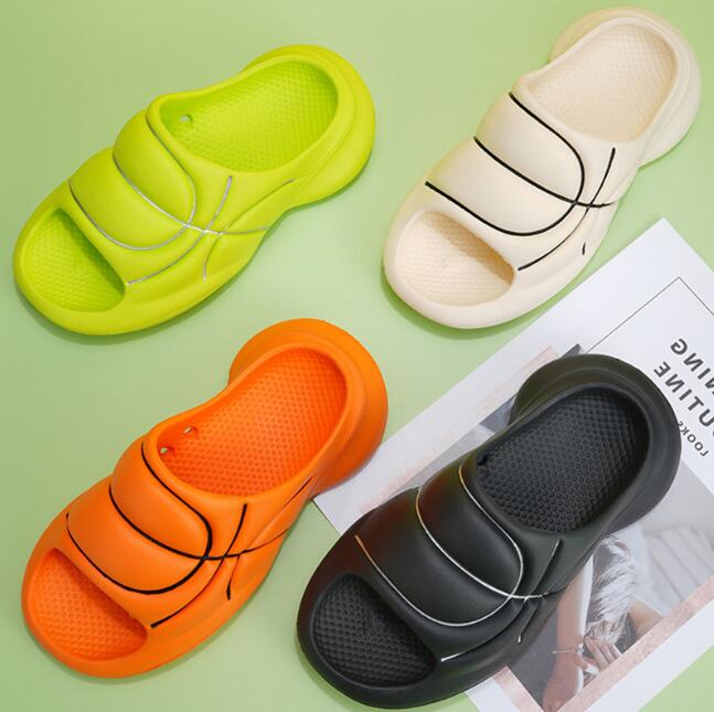 2023Toms Herrenschuhe, dickbesohlte Step-on-Shit-Feeling-Sommerhausschuhe, rutschfeste Freizeithausschuhe für Herren und Damen