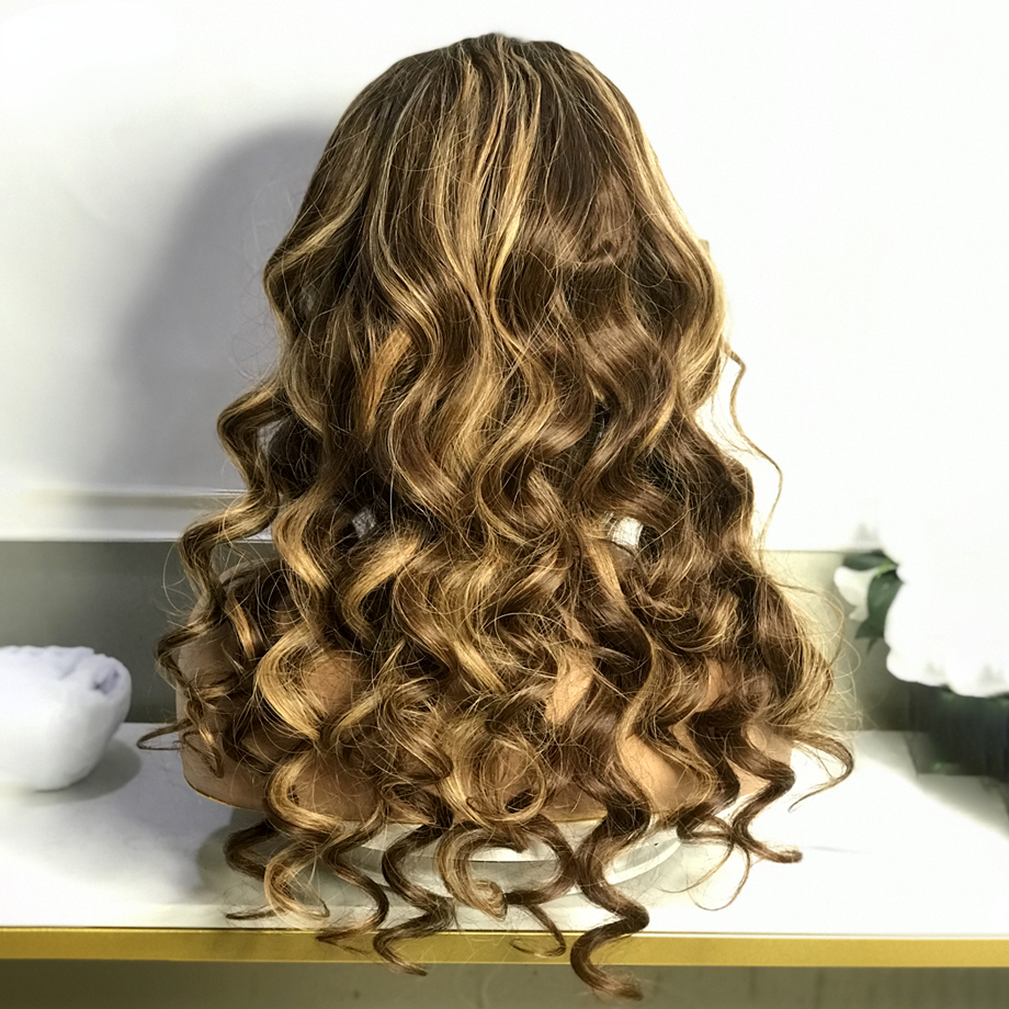 Brazilian Hair Highlight Blond Spets Frontal Peruk Naturlig Hårlinje Högtemperatur Fiber Body Wave Svart/Rosa/Blond/Röd Syntetisk spets Frontal Peruk För Vita Kvinnor