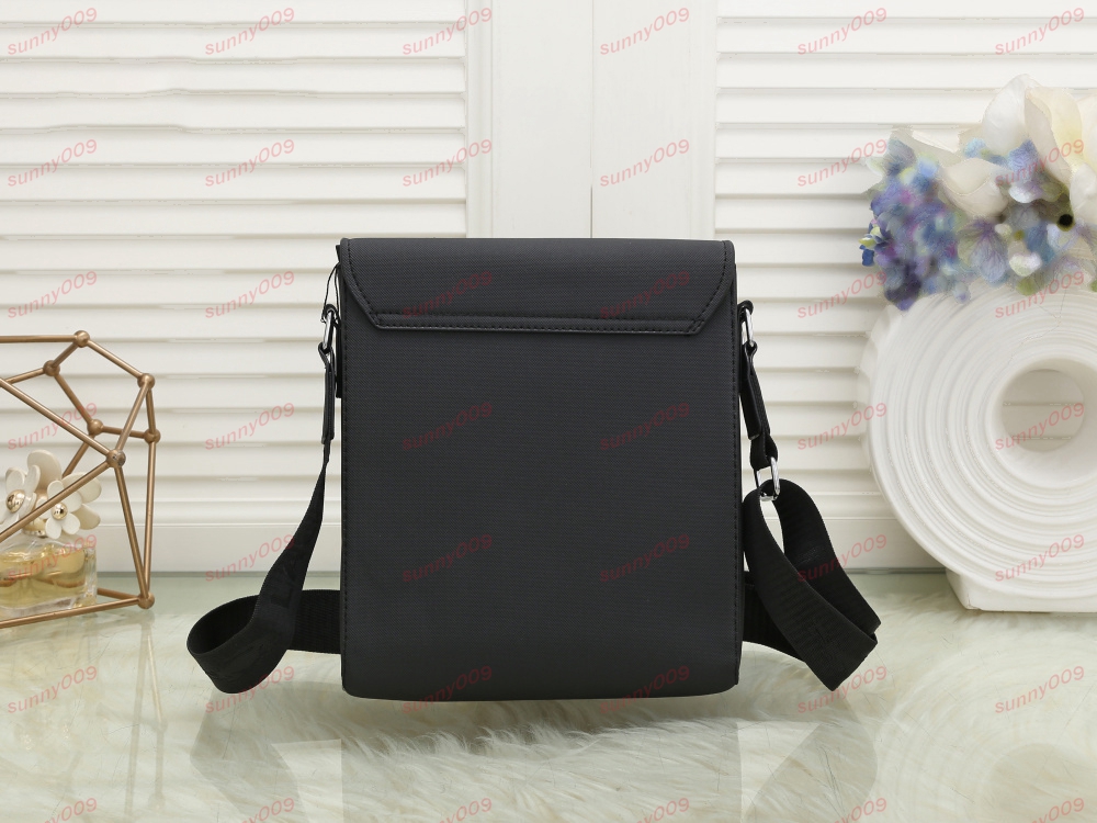 Single Shoulder Bag Men's Fashion Leisure Business Crossbody Bag Vertical Briefses Designer Zipper Pouch Dokument Väskor