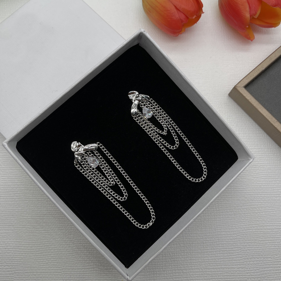 Style de luxe Femmes Mode Gland Stud En Acier Inoxydable Amant Cadeaux Designer Bijoux Haute Polonais Fiançailles Glands Boucles D'oreilles En Gros