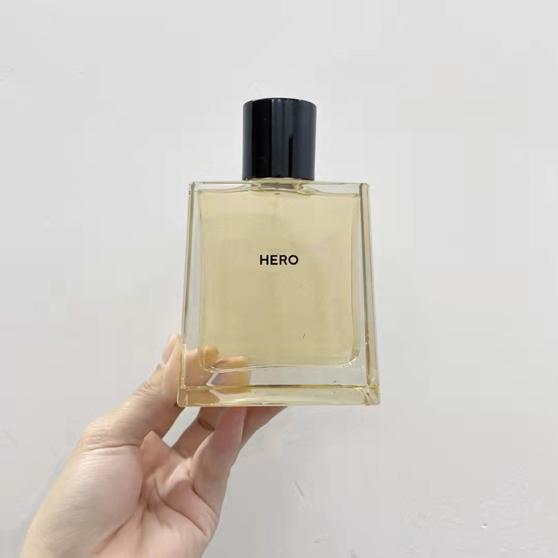 Luxuries Designer Perfumes Men Perfume Hero100MLEDP EAU DE TORETTE MALE FRAGRANCE SPICY Woody Spray Cologne Long Lasting Fragrance無料配送