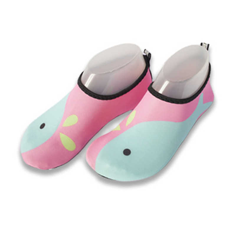 Sapatos de água Venda imperdível criança interna para meninos e meninas com interferência de velocidade com os pés descalços sapatos de natação de praia para esportes aquáticos 22-33 # P230605