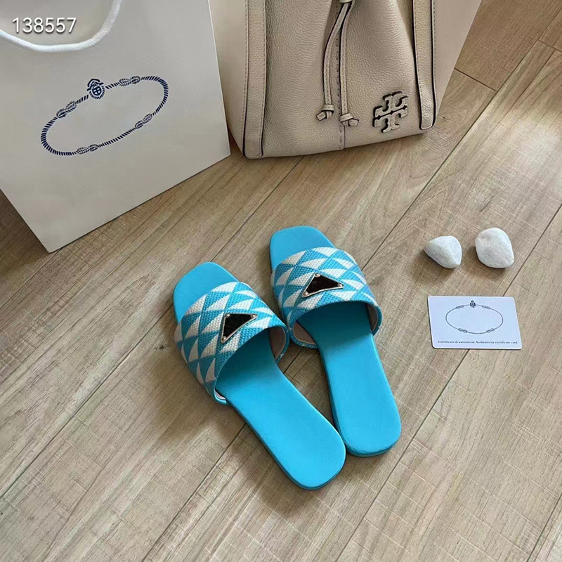 Mode kvinnliga sandaler triangelvävning tofflor hotell roliga lägenheter skjutreglage Italien Delikat gummiläder Enkla bilder Designer Summer Banket Slipper Box EU 35-42