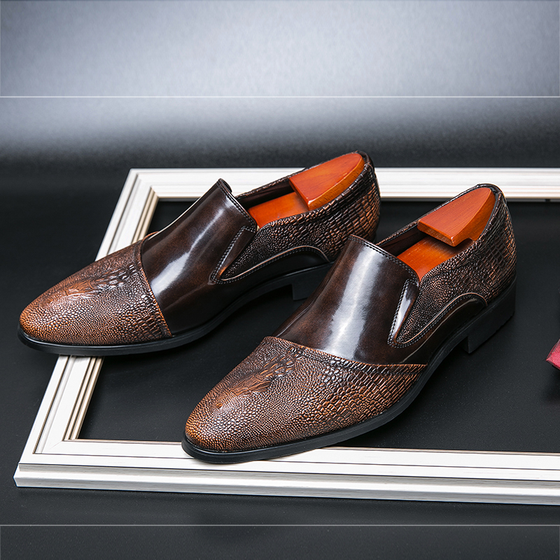 En iyi tasarımcılar ayakkabı erkekler parlak mokasenler gerçek deri sivri kahverengi siyah mavi iş ofisi biçimli elbise ayakkabı parti düğün düz ayakkabı 38-48