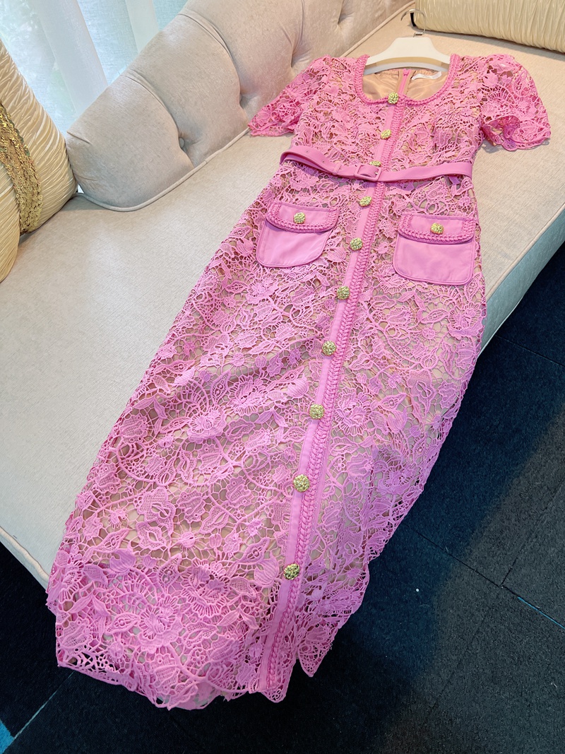 2023 Summer Pink Floral Pete Paneled Tickets Dress Kort ärm Scoop-halsringning Bälte enkelbröstade avslappnade klänningar L3L04