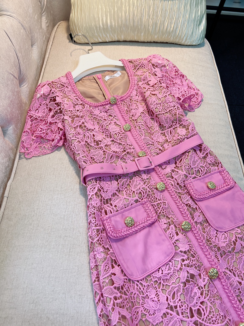 2023夏のピンクの花柄のレースパネルポケットドレス半袖スクープネックラインベルト付きシングルブレストカジュアルドレスl3l04