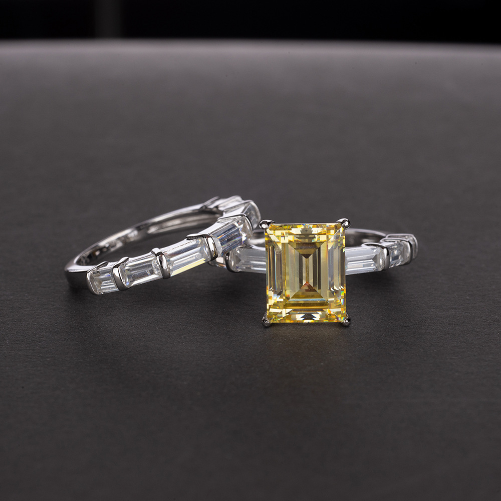 Anello con diamante Moissanite vintage taglio smeraldo da 3 carati Set di anelli di fidanzamento con fedi nuziali in argento sterling 925 originali gioielli da donna