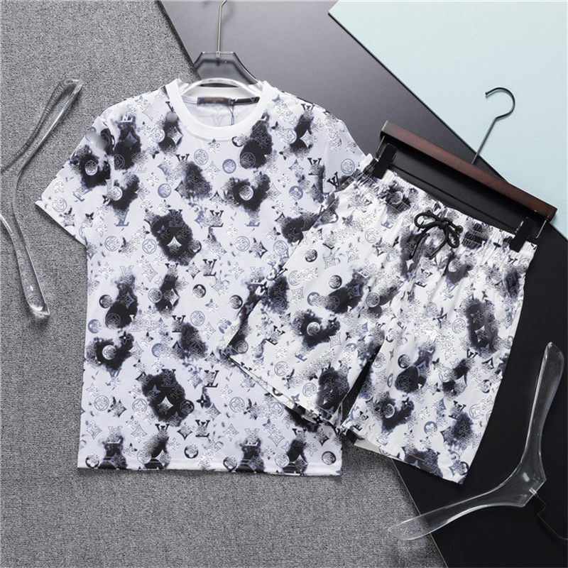 Mens Tracksuits T Shirt Sets Streetwear Casual Breathable Summer Suits Tops Shorts Tees Outdoor Sports Suits Sportswear Quality Set