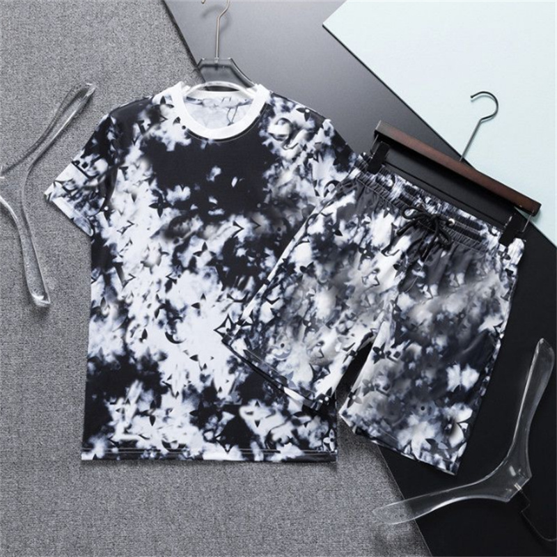 Mens Tracksuits T Shirt Sets Streetwear Casual Breathable Summer Suits Tops Shorts Tees Outdoor Sports Suits Sportswear Quality Set