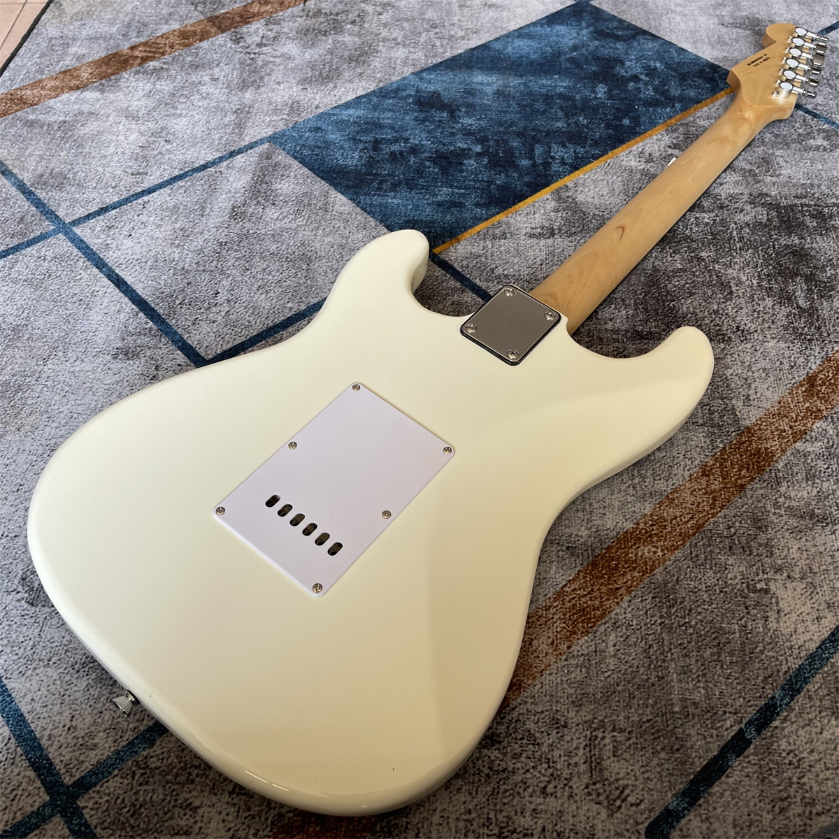 I lager nya anpassade Vicers Electric Guitar Flera färger att välja mellan Guitarra Eletrica Högkvalitativ snabbfraktgitare