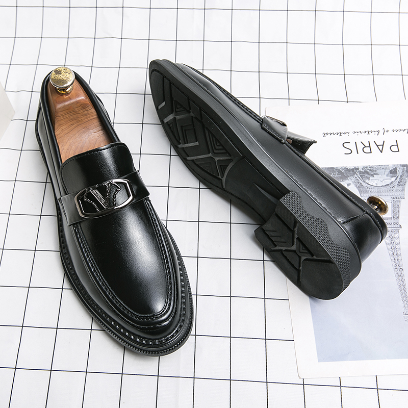 Marques de luxe Nouveaux Hommes Chaussures Noir Marron Mocassins En Cuir De Vache Classique Confortable Casual Chaussures D'affaires Gentleman Bout Rond En Cuir Chaussures Taille 38-44