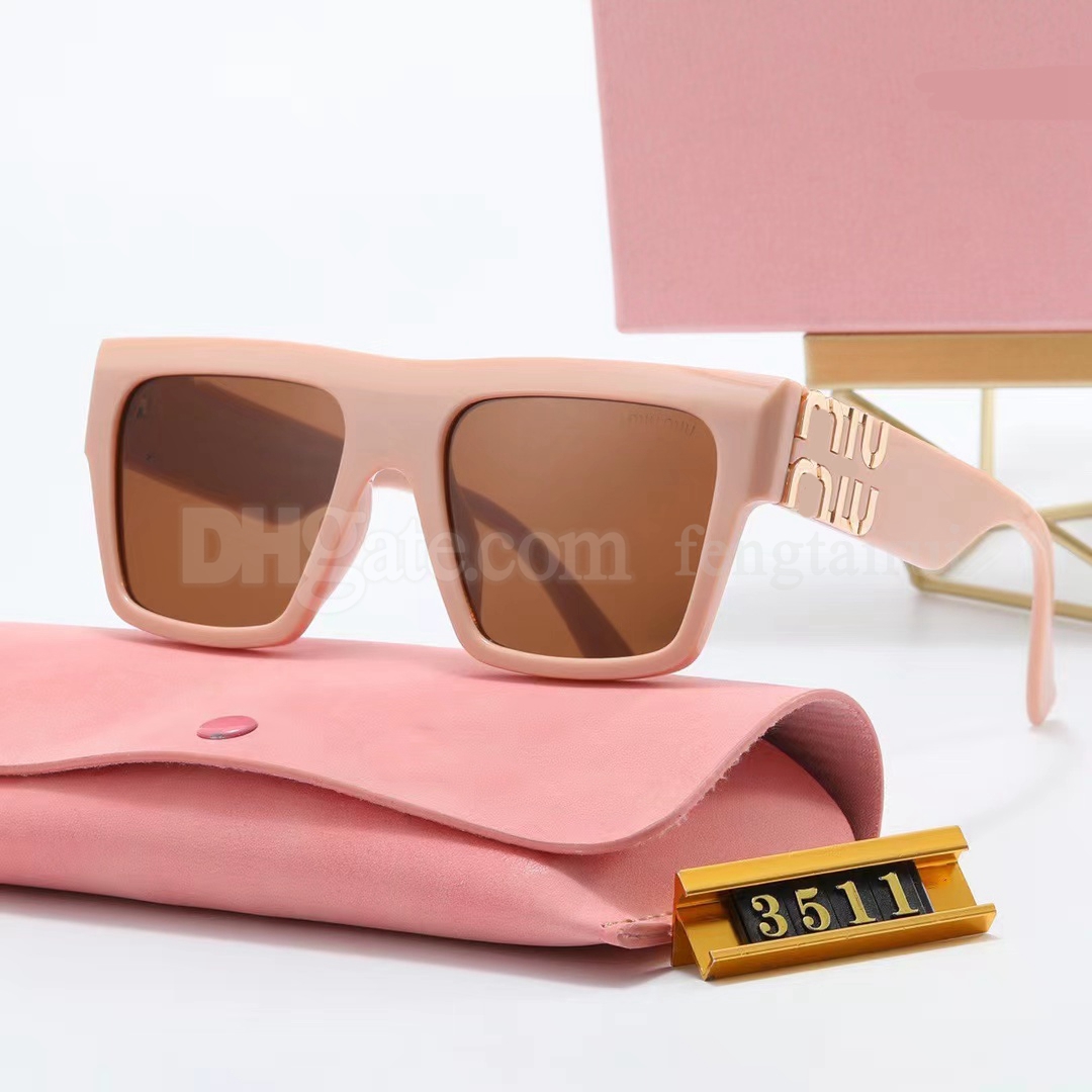 New Spring M Home Mui Street Shot Minimalist Classic Sunglasses Gindshields Legs Legs Big Square Frame with Case