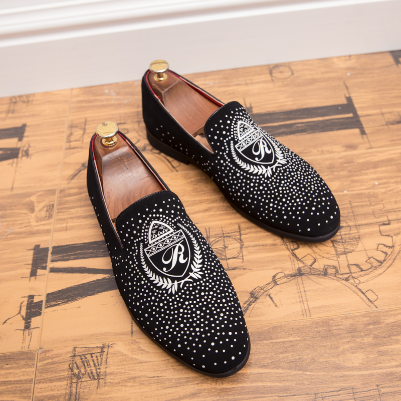 Oxford skor nya män klänning skor spetsiga huvud läder skor dagligen professionell bankett formella skor klassiska enkla casual affärsskor hand broderade loafers