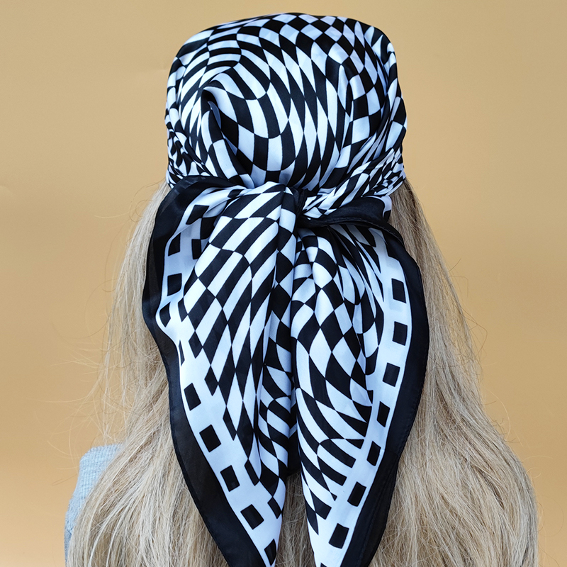 fashion Luxury The Four Seasons Kerchief Popular Style Square Headscarf New Design Scarves Women Beach Sunscreen Silk Hijab