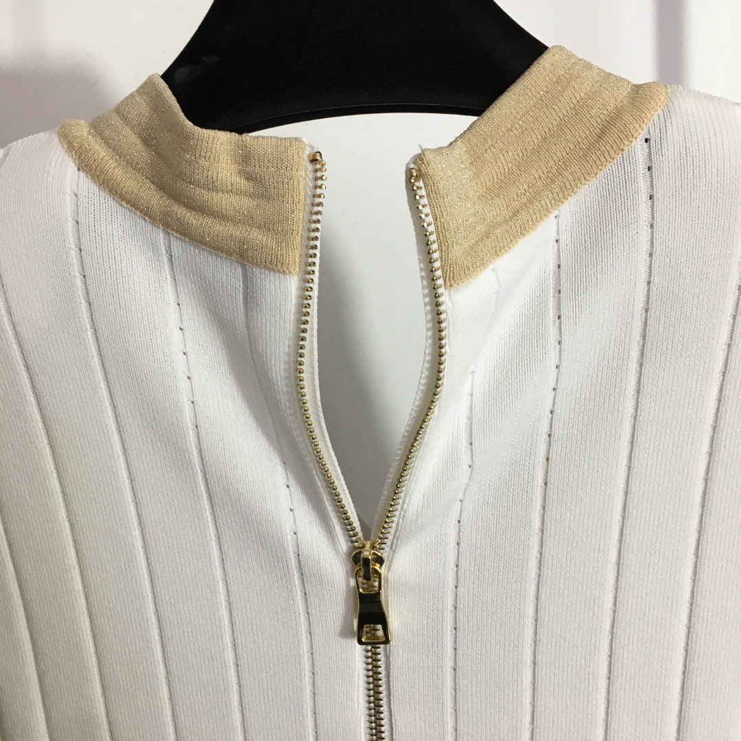 2023 designer luxury high quality summer dress high quality socialite style knitted V-neck short sleeve wrap hip high waist Thin permeable filament dress