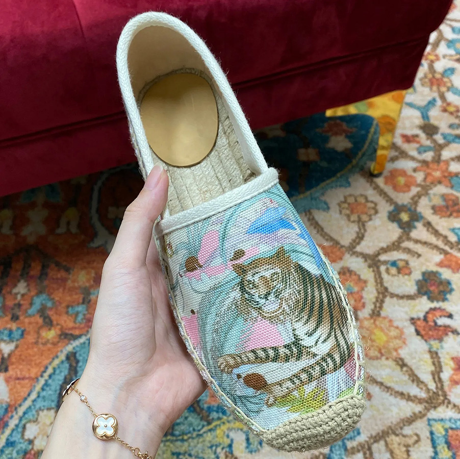 Women Espadrille slajdy płaskie swobodne buty mody skórzane espadrilles mokasyny ze srebrnymi gami sprzętowymi Sandałami Letnie Buty 38 Style