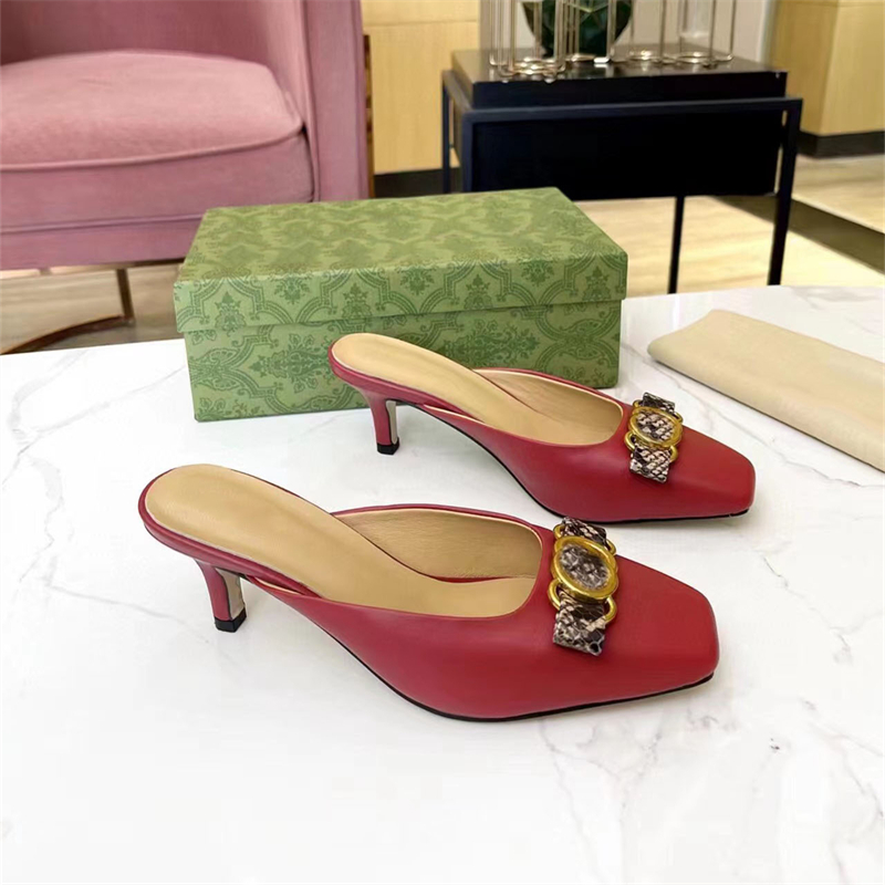 Luksusowe projektantki Kaptuki damskie projektant mody skórzana bułka z sandałami na środkowym obcasie klamra muellers szczupłe obcasy seksowne obcasy imprezowe 5 cm z pudełkiem