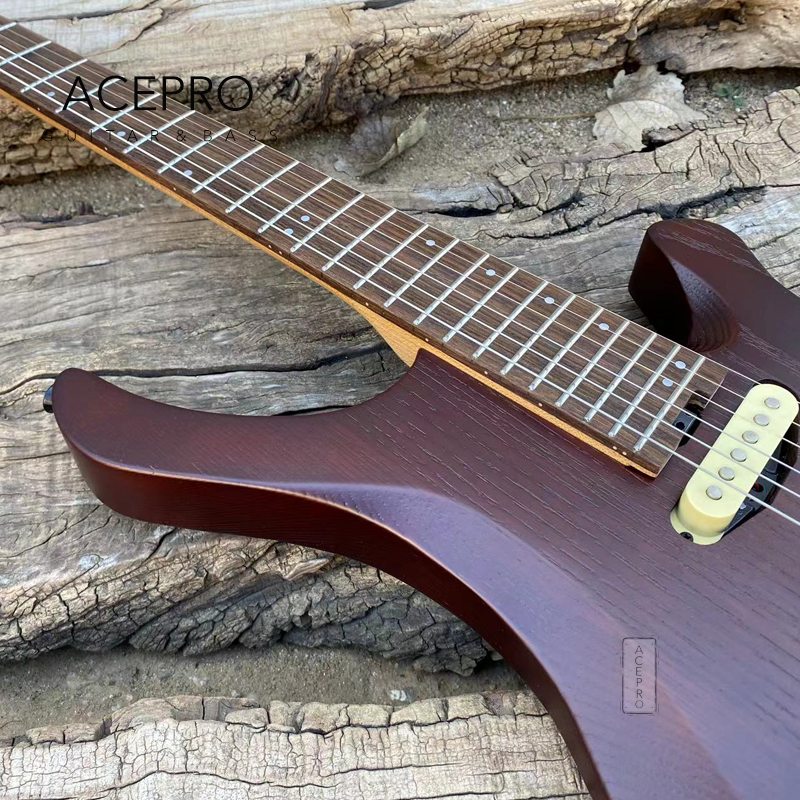 Acepro bezgłowa gitara elektryczna ciemnobrązowy kolor nadwozia stali nierdzewnej Pieczone klon szyi 3 pojedyncze pickupy Guitarra