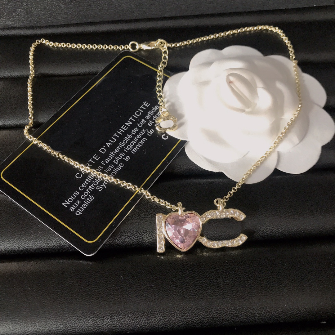 Designer Modna Wisiorek dla kobiet Różowy łańcuch serca 18 -karatowy złoto platowany stop ze stopu miedziany