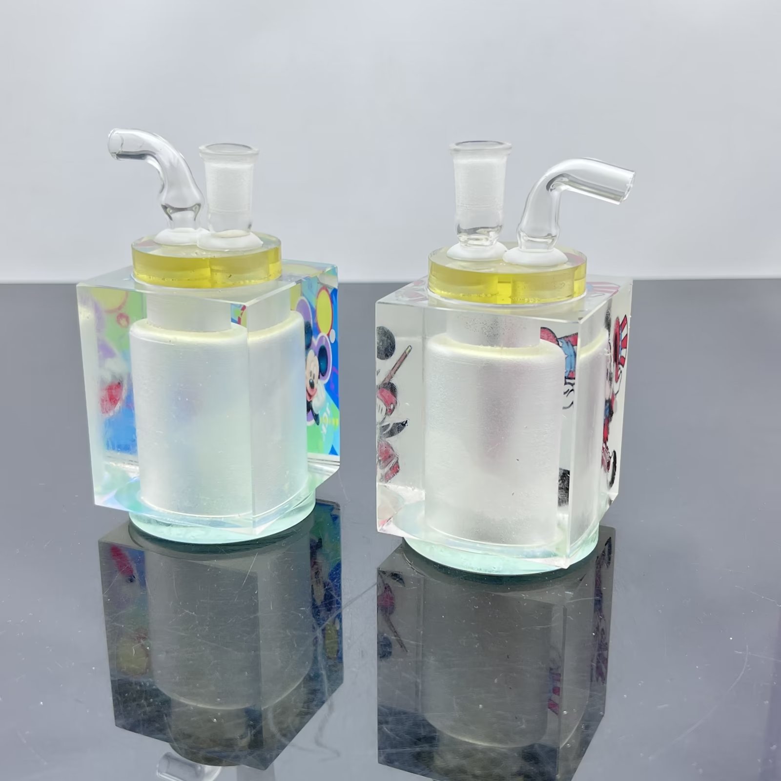 Glass Pipes Smoking Manufacture Mundgeblasene Shisha-Flasche aus Glas mit klassischem Block-Cartoon-Aufdruck