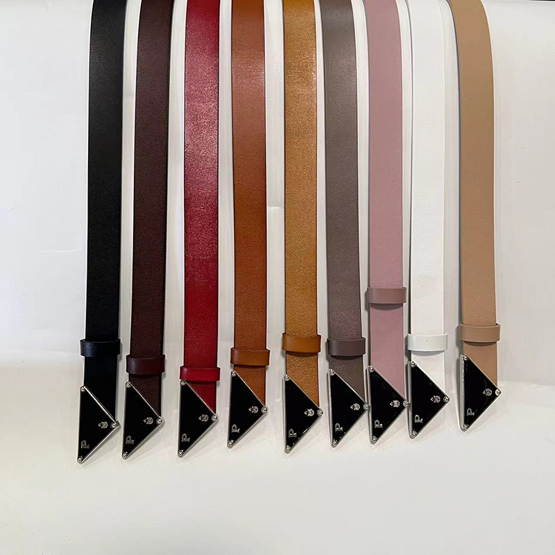 Cintura di design classico Lettera a forma di triangolo Cinture retrò in pelle di vacchetta da donna Cintura di design di lusso Pin ago Fibbia Cinture i Larghezza 3,0 cm taglia 95-115 Casual