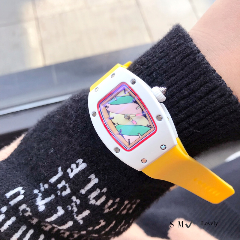 Lyxklockor högkvalitativa kvinnors klockor 28mm Automatisk mobil mode Vattentät safirdesign Delikat Gift Girl Mechanical Watch Women