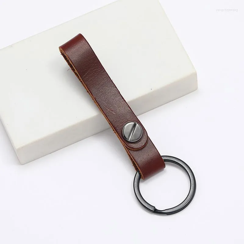Keychains Handmade Leather Car Key Chain Personalized Wristband Ring Retro Men's Pendant Keychain Accessories Lanyard For Keys
