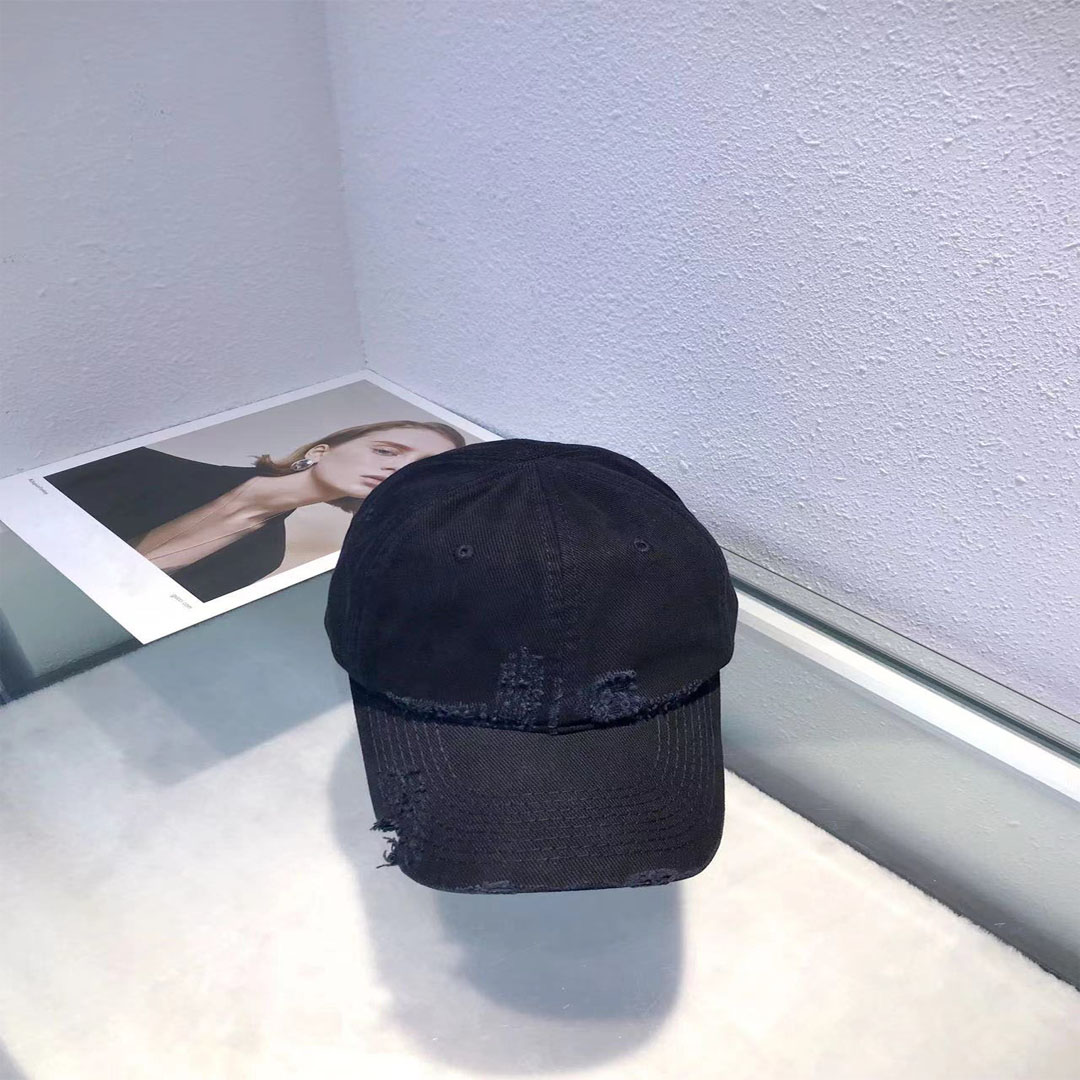 Estate Sport Style Designer Berretto a sfera Coppia Vacanze all'aperto Cappello da viaggio Lettera posteriore Ricamo 3D Lavato e indossato Casquette in bianco e nero