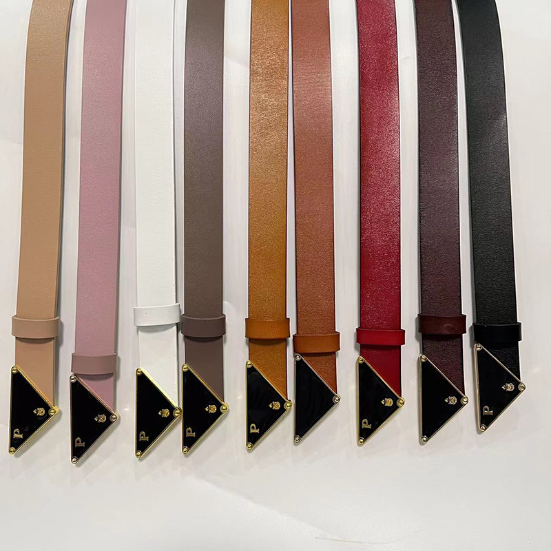 Cintura di design classico Lettera a forma di triangolo Cinture retrò in pelle di vacchetta da donna Cintura di design di lusso Pin ago Fibbia Cinture i Larghezza 3,0 cm taglia 95-115 Casual