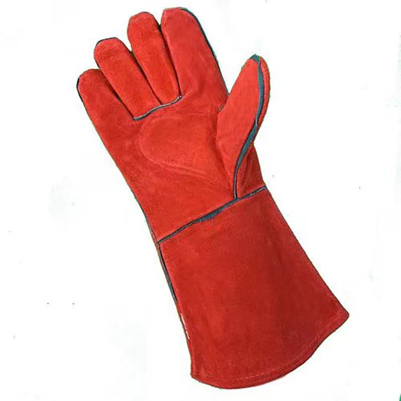 Los fabricantes venden al por mayor y personalizan varios guantes de soldadura industrial de cuero para protección de manos