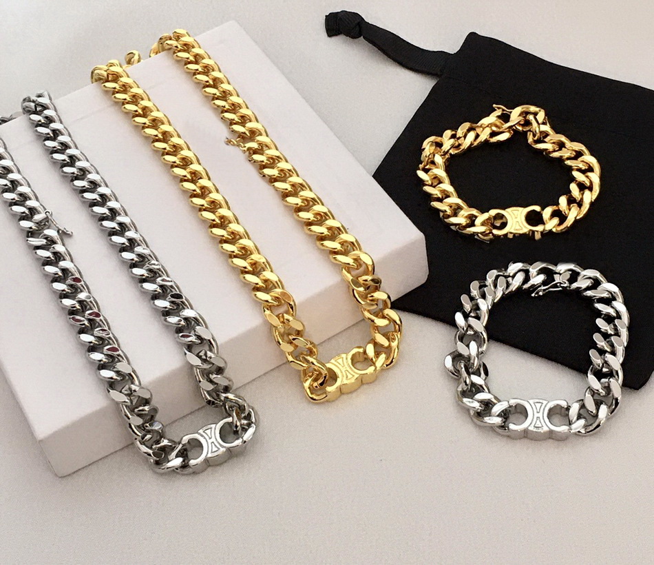 Ny designad triomphe ihålig kärlek tandem hänge halsband armband örhänge mässing guld pläterade kvinnor designer smycken set ce12