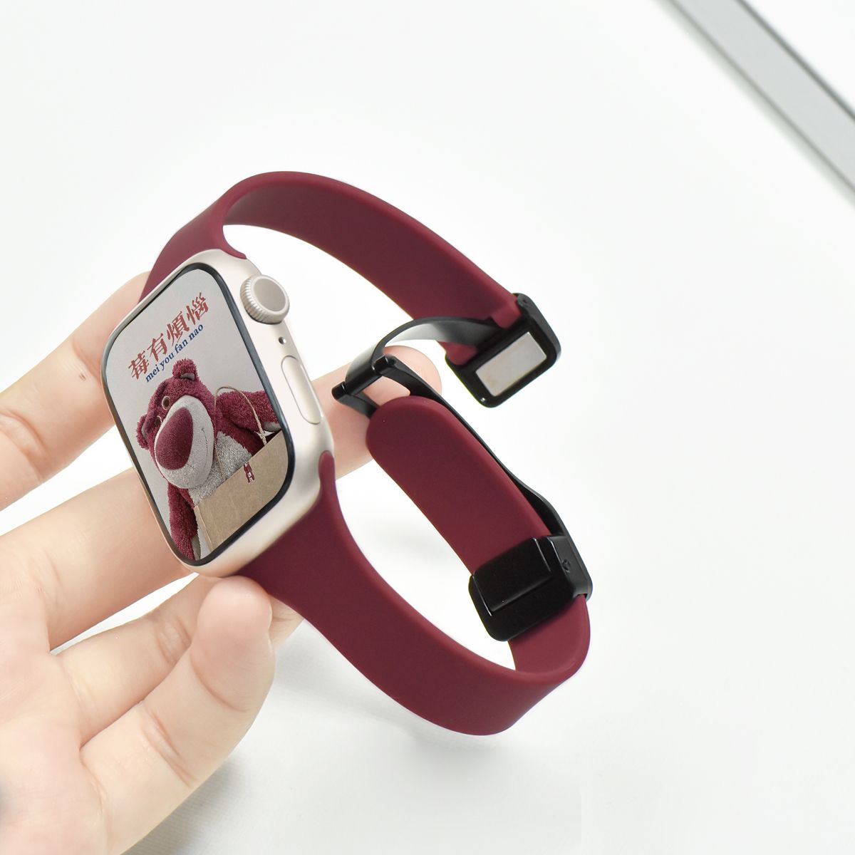 Magnetic strap suitable for Apple Watch strap 44mm 45mm 40mm 41mm 42mm 38mm silicone bracelet Ultra 49mm iWatch Series 7 8 6 5 3 SE ultra-thin silicone strap