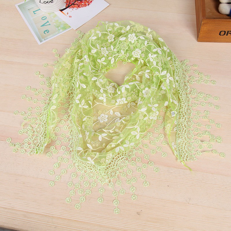 Kvinnor spetsar Tassel Triangle Scarf Spring Women Bandage Floral Scarves Shawls Fashion Chiffon Scarf Female Triangle Bufanda Mujer