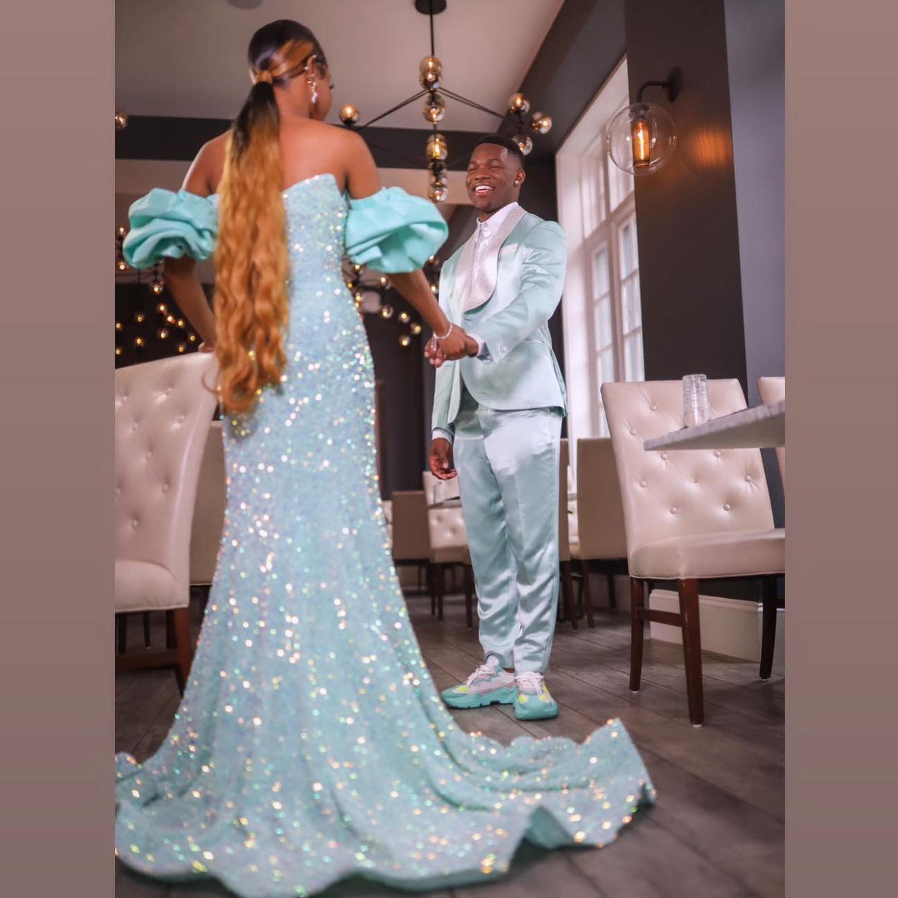 Abito da sera azzurro scintillante con paillettes Occasioni formali Abiti da ballo a sirena eleganti da festa Guaina con spalle scoperte Robe De Bal Abito personalizzato