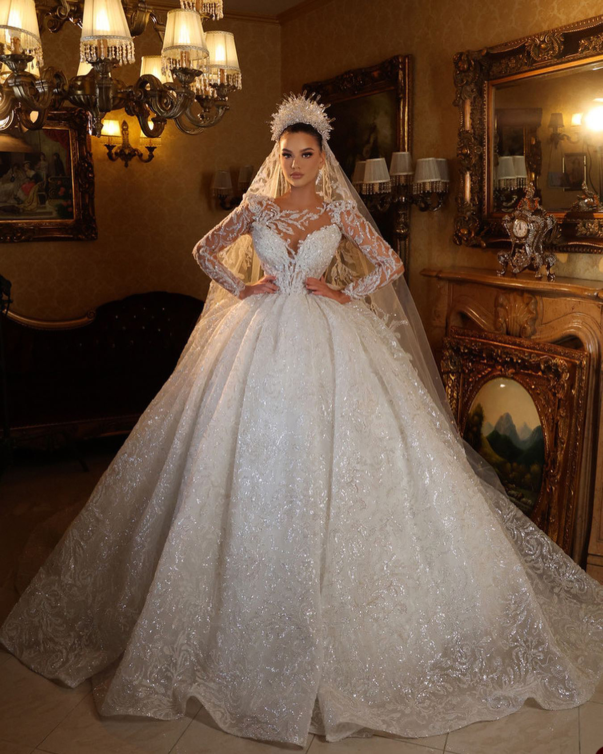 Abito da ballo di lusso Abiti da sposa Gioiello Paillettes brillanti Designer Maniche lunghe Vita alta Abito da corte senza schienale Abito da sposa taglie forti su misura Vestidos De Novia