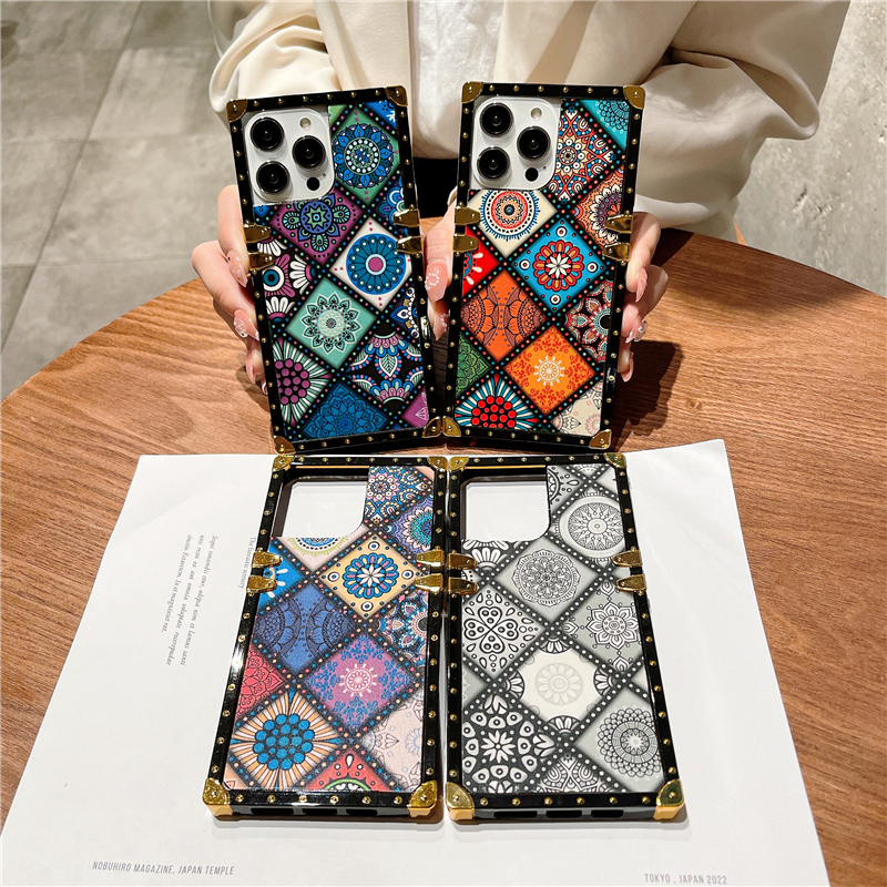 Luxury Ethnic Style Vogue Phone Case for iPhone 14 13 12 11 Pro Max Samsung Galaxy S23 Ultra S22 Plus S21 S20 Finger Ring Holder Plaid Print Bracket Back Cover Shockproof