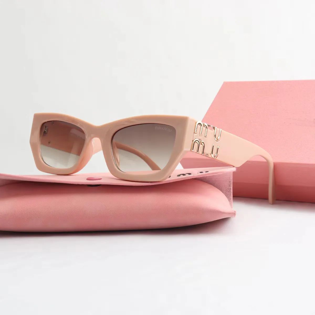Gafas de sol con montura ovalada de diseñador Miu a la moda, gafas antiradiación UV400 para mujer, gafas Retro con personalidad para hombre, placa de alto valor