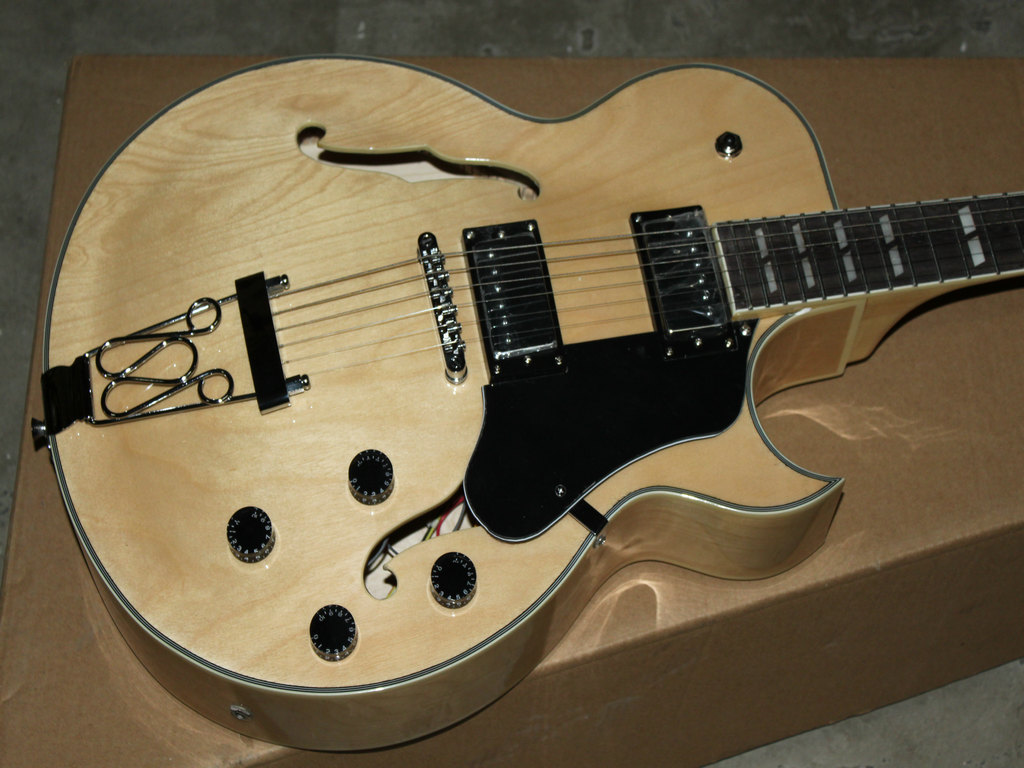 Natural Classic Jazz Electric Guitar New Arrival Wholesale guitars Best high quality guitars