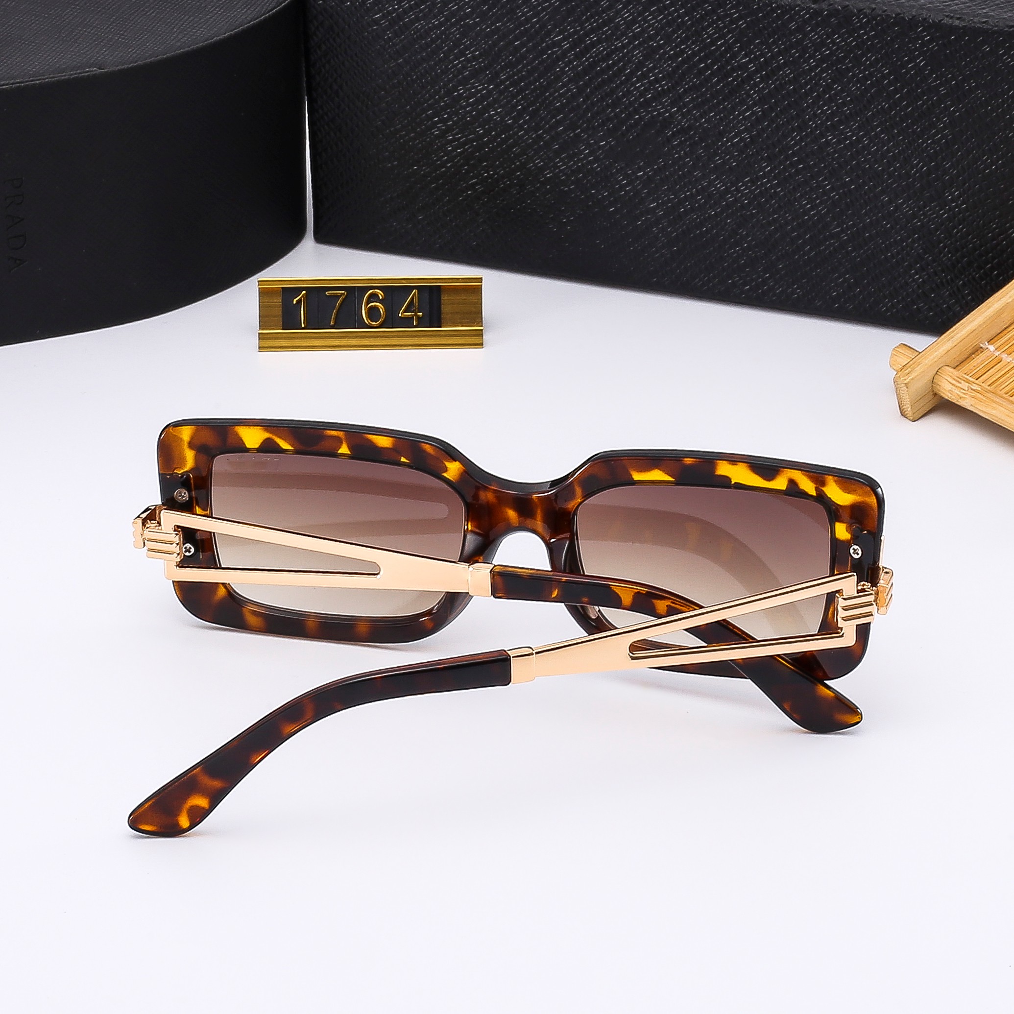 Vintage Sunglasses Women Luxury Brand Design Square Black Fashion Sunglasses Female Retro Sun Glasses UV400 Consignment Sale