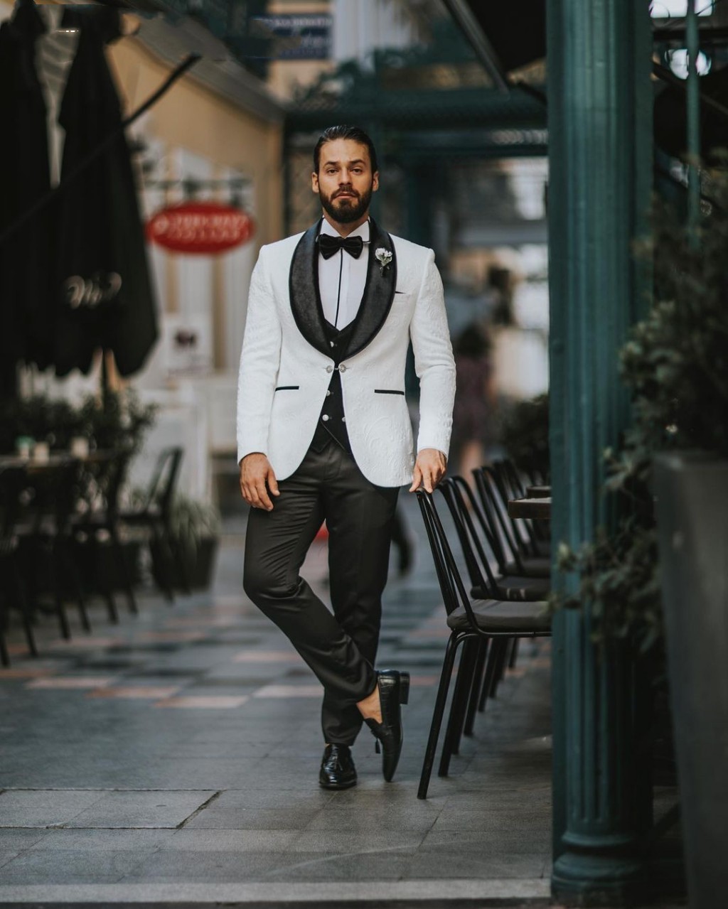 신랑 검은 숄 1 버튼 의상을위한 새로운 흰색 자카드 웨딩 슈트 homme pour mariage blazer 턱시도 슈트 3 조각 재킷+조끼+pant