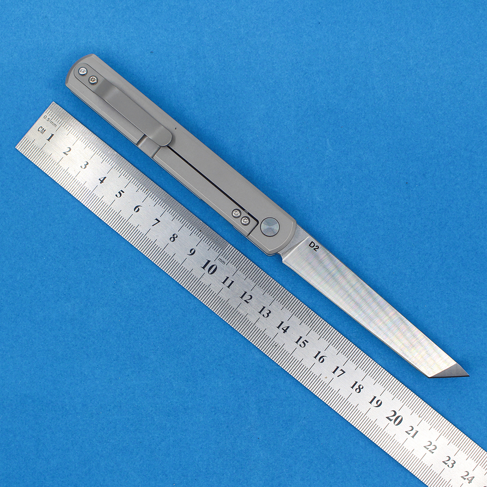 Новое прибытие M5301 Высокий складной нож D2 Satin Tanto Blade Blade TC4 Титановый сплав с углеродным волокном ручкой шариковой подшипник быстро открытые карманные ножи EDC