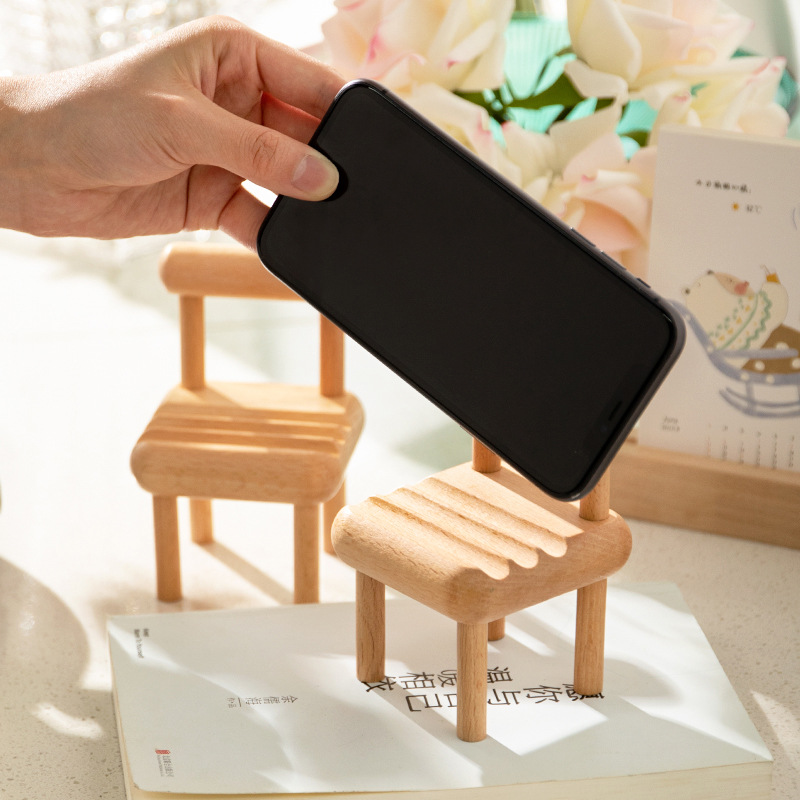 Universal Party Favor Lazy Mobile Telefon Holder Solid Wood Beech Table Top Chair Decoration Craft Creative Base Stool Mini Bracket