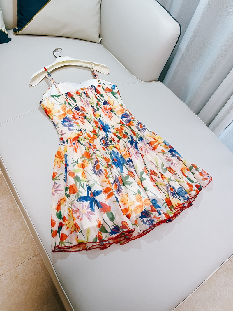 Vestido verão 2023 estampa floral multicolorido com alça espaguete e decote coração curto vestidos casuais J3L127868