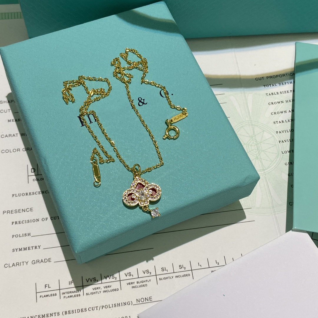 Luksurys designerka kobiety luksusowe marka projektantka podwójna litera wisidant naszyjniki proste złoto plisowane crysatl dhinestone sweter ślubne akcesoria