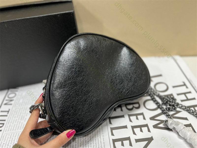 LE CAGOLE HART Mini Handtas klinknagel Schoudertas damesmode Kettingschouder Cross body tassen Effen kleur avondtassen Cosmetische Tassen bakken