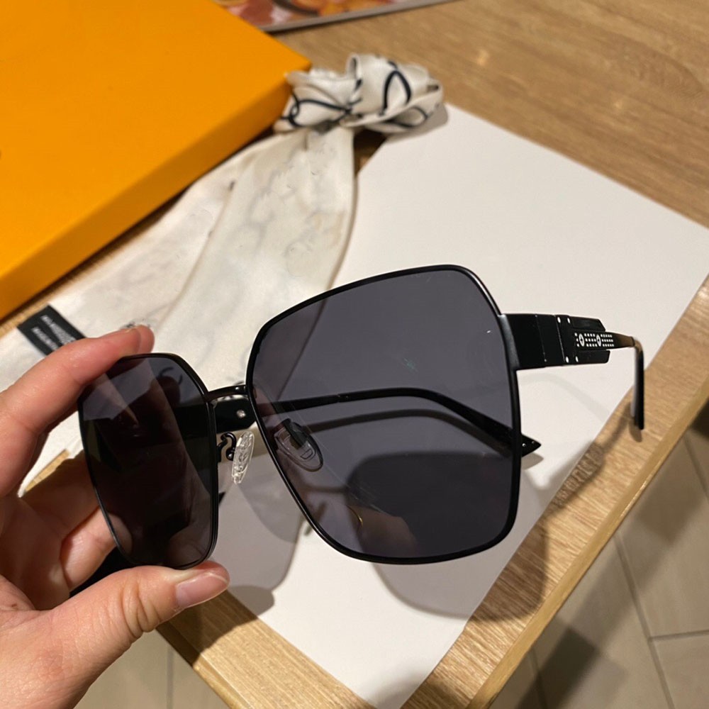 2023 Gafas de sol estilo piloto minimalistas clásicas para hombres y mujeres, hechas de material de aleación de titanio con peso ligero y diseño único de patas de espejo, modernas e informales