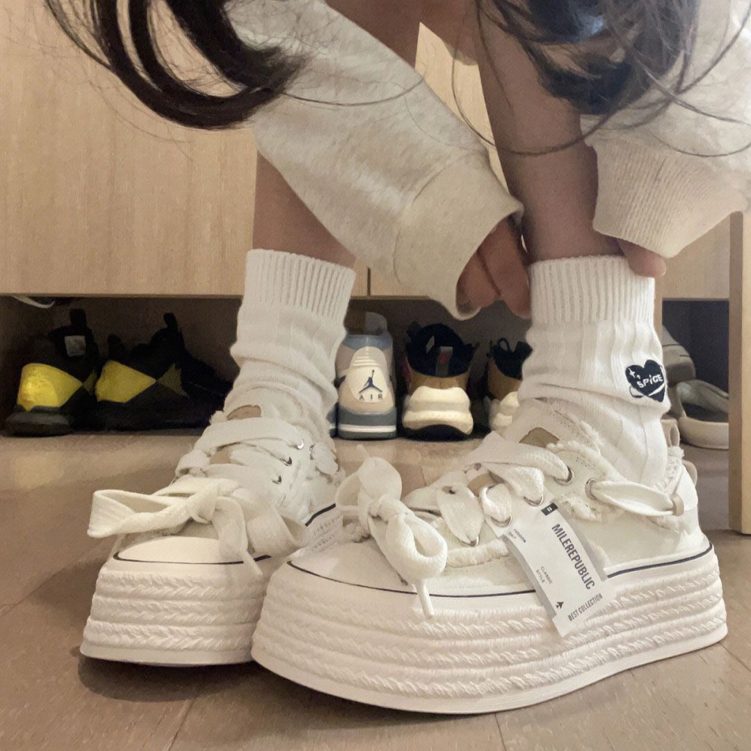 Pure White Canvas Shoes For Women Winter Style Korean Style All-Match Breattable Tjocksoled Höjd Vita skor